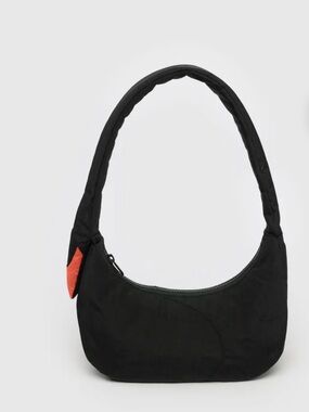 BAGGU Black Shoulder Bag with Swan Accent Tab